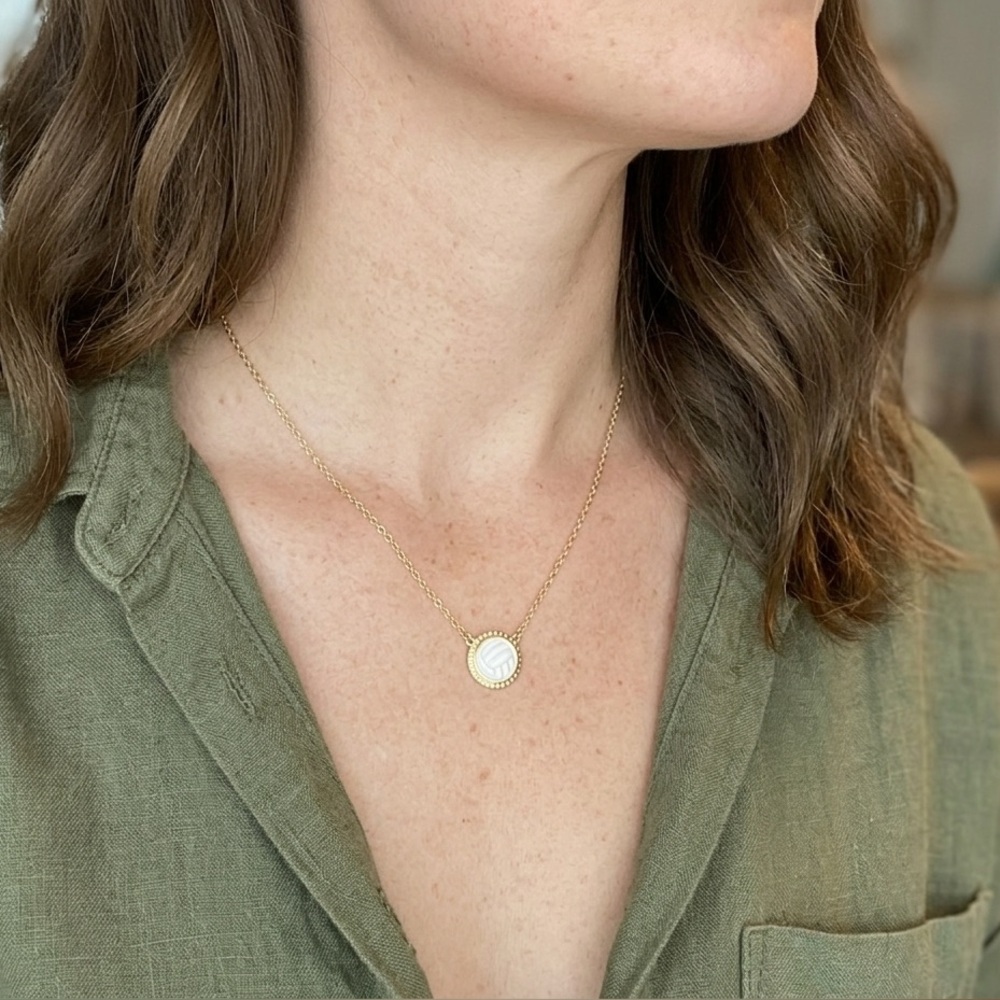 Kendra Scott Volleyball Short Pendant Necklace in White Mother-of-Pearl